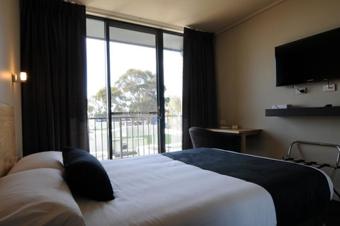 Mansfield Park Hotel - South Australia Travel 7