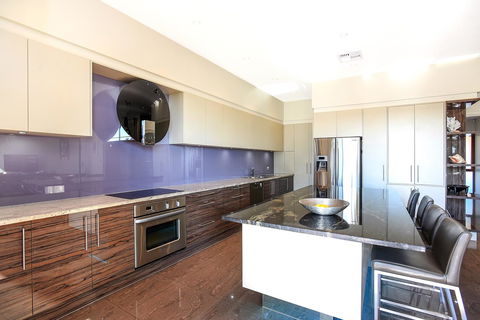 Lavina Luxury Beach House - South Australia Travel 9