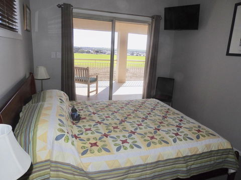 Rezare House Bed & Breakfast - South Australia Travel 13