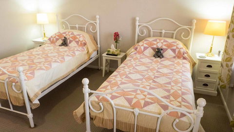 Rezare House Bed & Breakfast - South Australia Travel 7