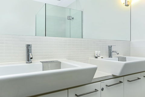 Breeze Beachfront Apartment - South Australia Travel 16
