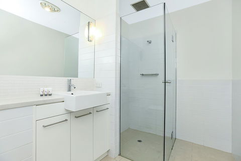 Breeze Beachfront Apartment - South Australia Travel 14