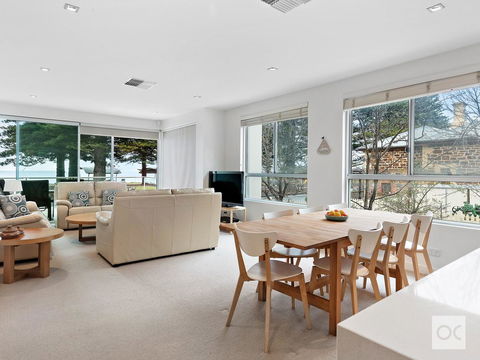 Breeze Beachfront Apartment - South Australia Travel 19