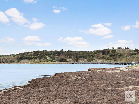 Breeze Beachfront Apartment - South Australia Travel 22