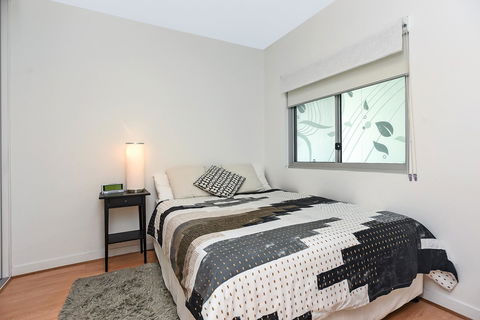 Breeze Beachfront Apartment - South Australia Travel 33