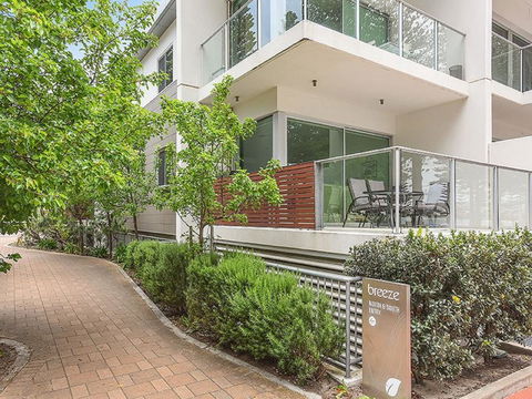 Breeze Beachfront Apartment - South Australia Travel 41