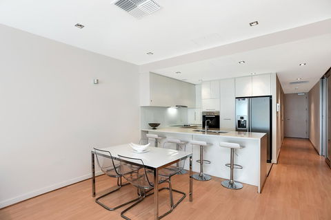 Breeze Beachfront Apartment - South Australia Travel 10