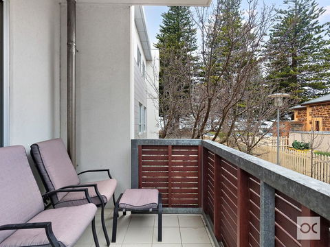 Breeze Beachfront Apartment - South Australia Travel 26