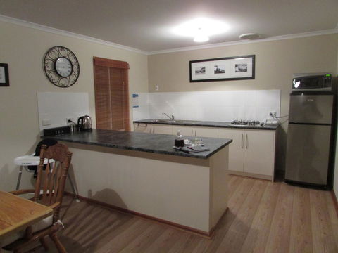 Lazy Days Cottage - Victor Harbor - South Australia Travel 14