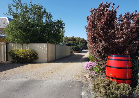 Little Para Cottage Tanunda - South Australia Travel 14