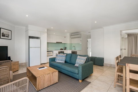 Bayview Beachfront Apartments, In Town Right On The Beach - South Australia Travel 41