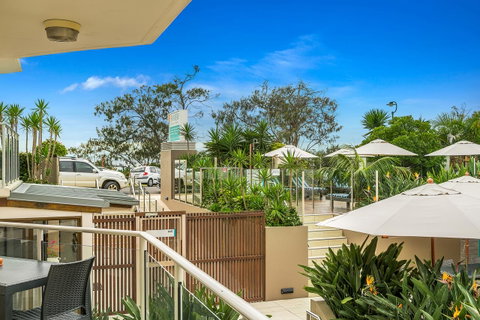 Bayview Beachfront Apartments, In Town Right On The Beach - South Australia Travel 13
