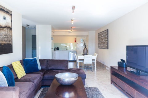 Bayview Beachfront Apartments, In Town Right On The Beach - South Australia Travel 43