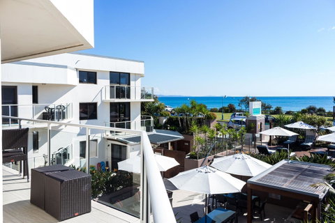 Bayview Beachfront Apartments, In Town Right On The Beach - South Australia Travel 15