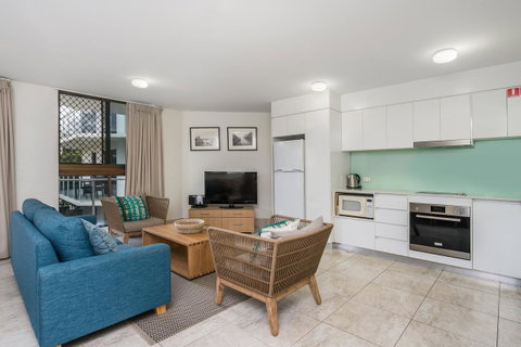 Bayview Beachfront Apartments, In Town Right On The Beach - South Australia Travel 40