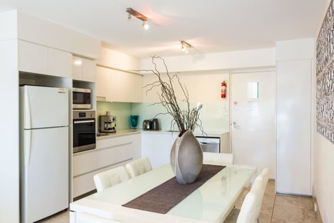 Bayview Beachfront Apartments, In Town Right On The Beach - South Australia Travel 42