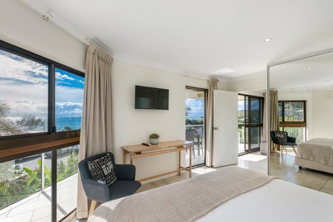 Bayview Beachfront Apartments, In Town Right On The Beach - South Australia Travel 33