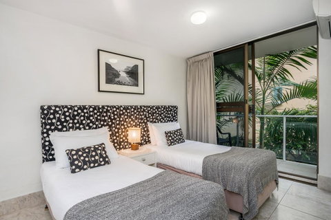 Bayview Beachfront Apartments, In Town Right On The Beach - South Australia Travel 39
