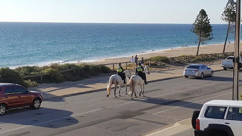 Beachside Escape On The Esplanade - South Australia Travel 4