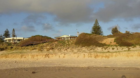 Beachside Escape On The Esplanade - South Australia Travel 3