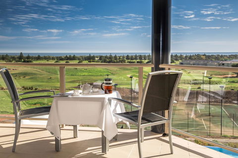 Lady Bay Hotel - South Australia Travel 1