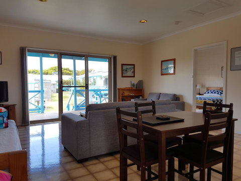 Marion Bay Holiday Villas - South Australia Travel 15