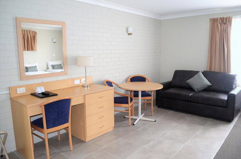 Bathurst Motor Inn - South Australia Travel 9