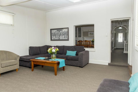 Bathurst Motor Inn - South Australia Travel 31