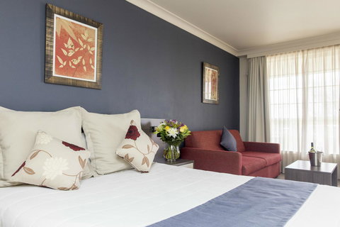 Bathurst Motor Inn - South Australia Travel 10