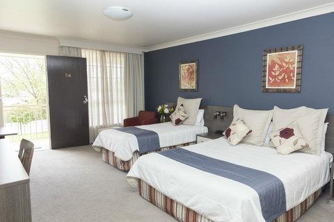 Bathurst Motor Inn - South Australia Travel 12