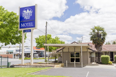 Bathurst Motor Inn - South Australia Travel 6