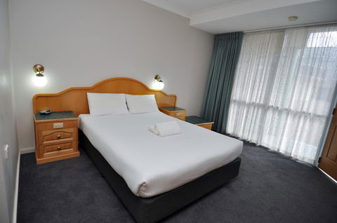 Hilton Beachfront Motel - South Australia Travel 24
