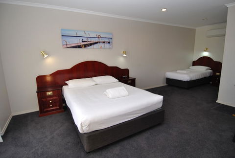 Hilton Beachfront Motel - South Australia Travel 41