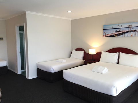 Hilton Beachfront Motel - South Australia Travel 20