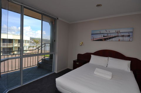 Hilton Beachfront Motel - South Australia Travel 34
