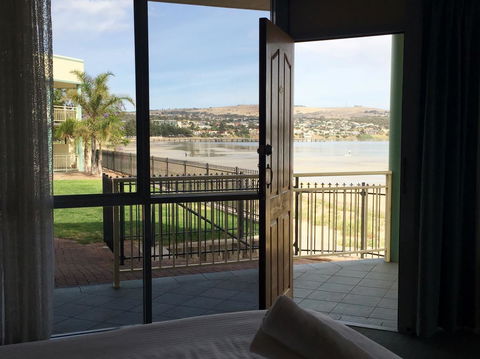 Hilton Beachfront Motel - South Australia Travel 18