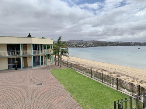 Hilton Beachfront Motel - South Australia Travel 13