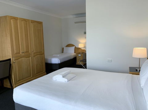 Hilton Beachfront Motel - South Australia Travel 11