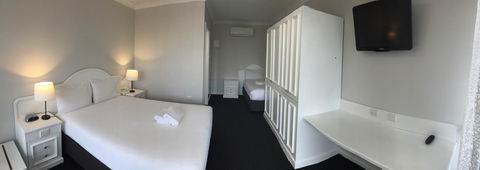 Hilton Beachfront Motel - South Australia Travel 39
