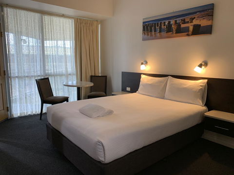 Hilton Beachfront Motel - South Australia Travel 1