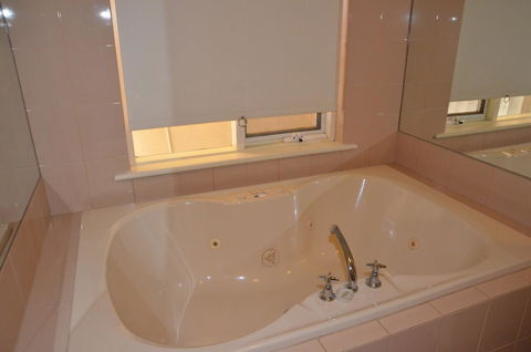 The Bluff Resort Apartments - South Australia Travel 37