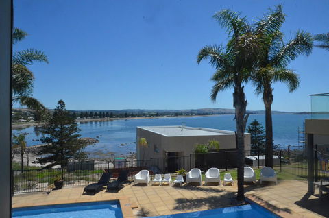 The Bluff Resort Apartments - South Australia Travel 13