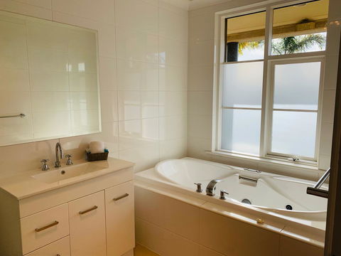 The Bluff Resort Apartments - South Australia Travel 3