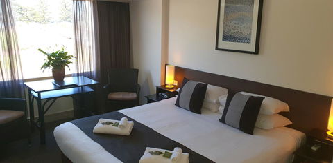 Nightcap At Hotel Victor - South Australia Travel 2