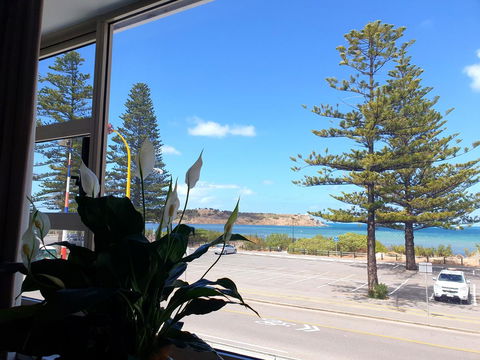 Nightcap At Hotel Victor - South Australia Travel 9
