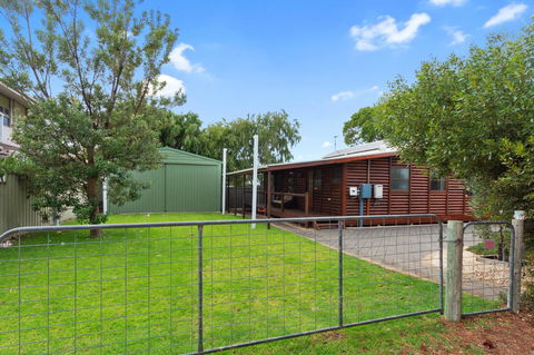 The Log Cabin - 47 Jetty Road - South Australia Travel 6