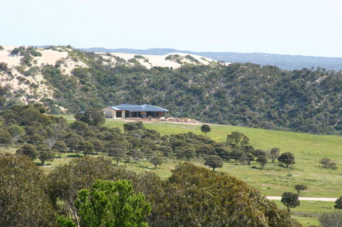 Almonta Park Lodge - South Australia Travel 0
