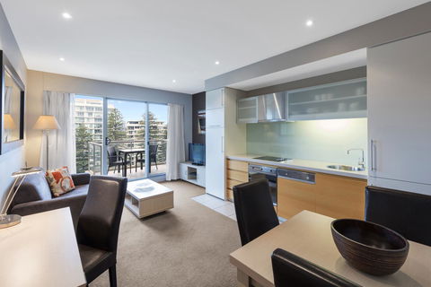 Apartments @ 16 Holdfast - South Australia Travel 5