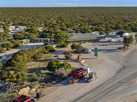 Border Village Roadhouse - South Australia Travel 6