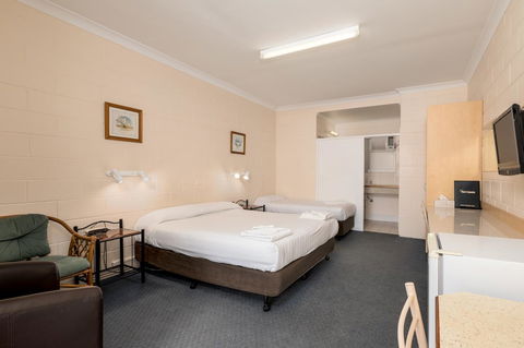 Blue Seas Motel - South Australia Travel 1